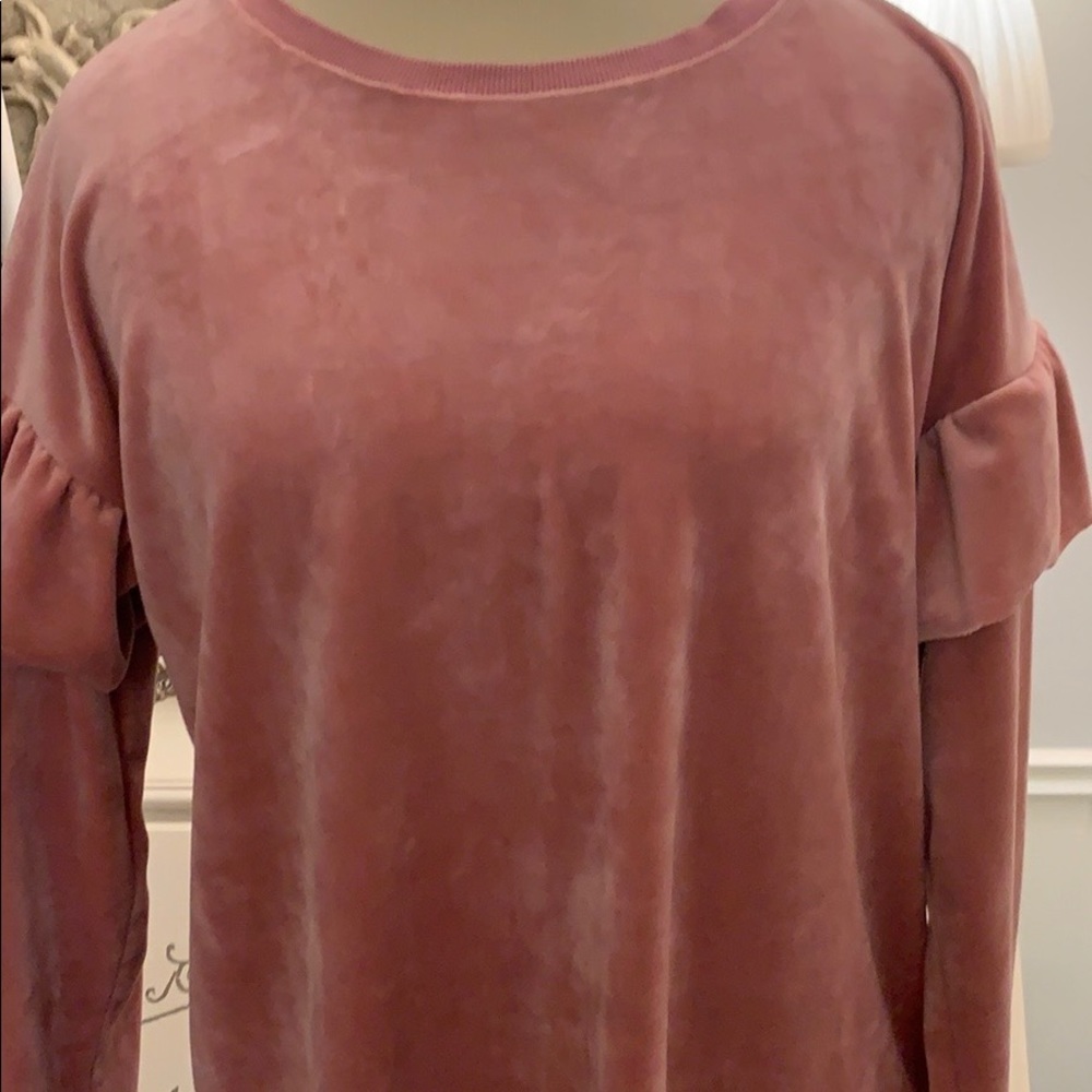 Two by Vince Camuto Velour Top - Picture 6 of 9
